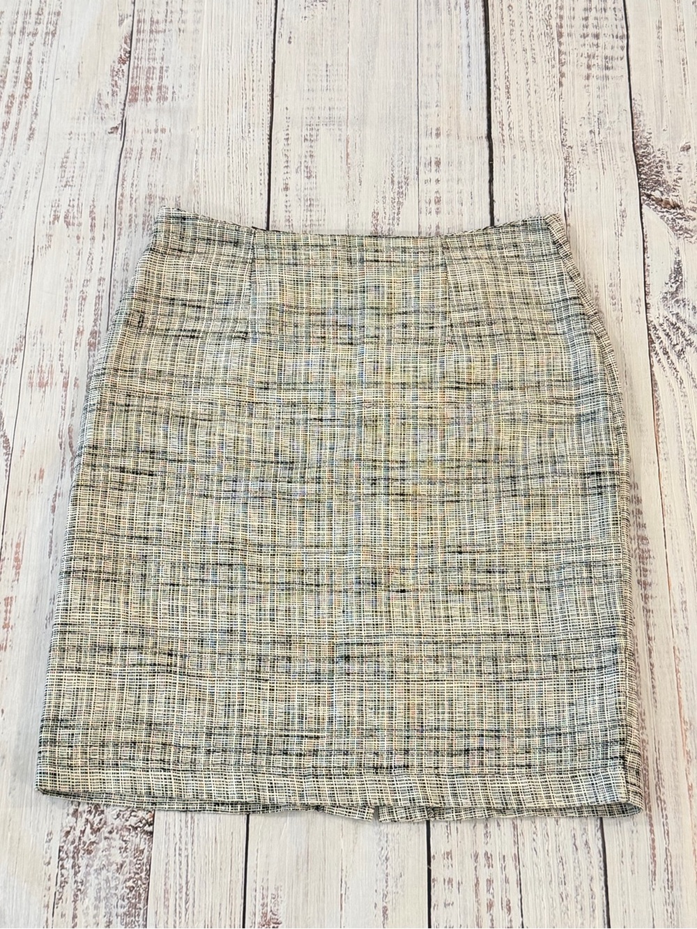 T Garment Linen Rayon Blend Women’s Size 6. White Black Tweed Plaid Skirt Preppy